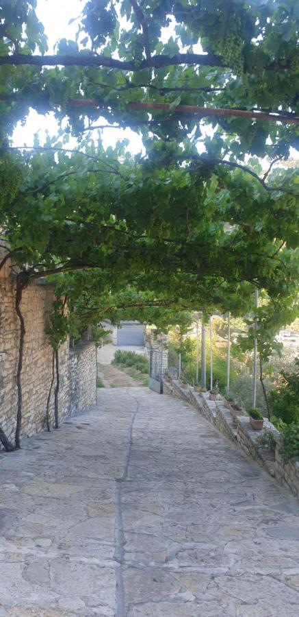 Green Forest Hotel Berati Exterior foto